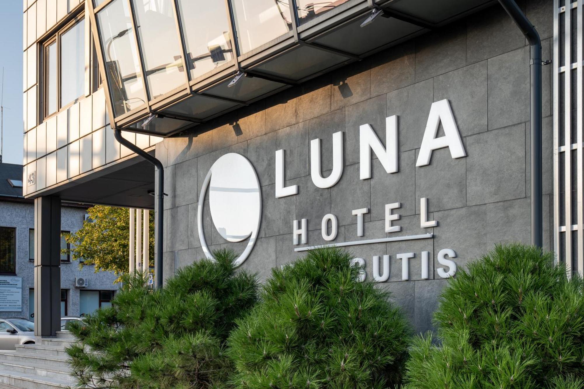 Luna Self Check-In Hotel Klaipėda Buitenkant foto