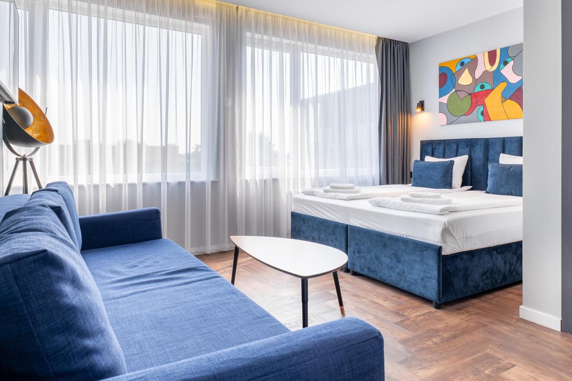 Luna Self Check-In Hotel Klaipėda Buitenkant foto