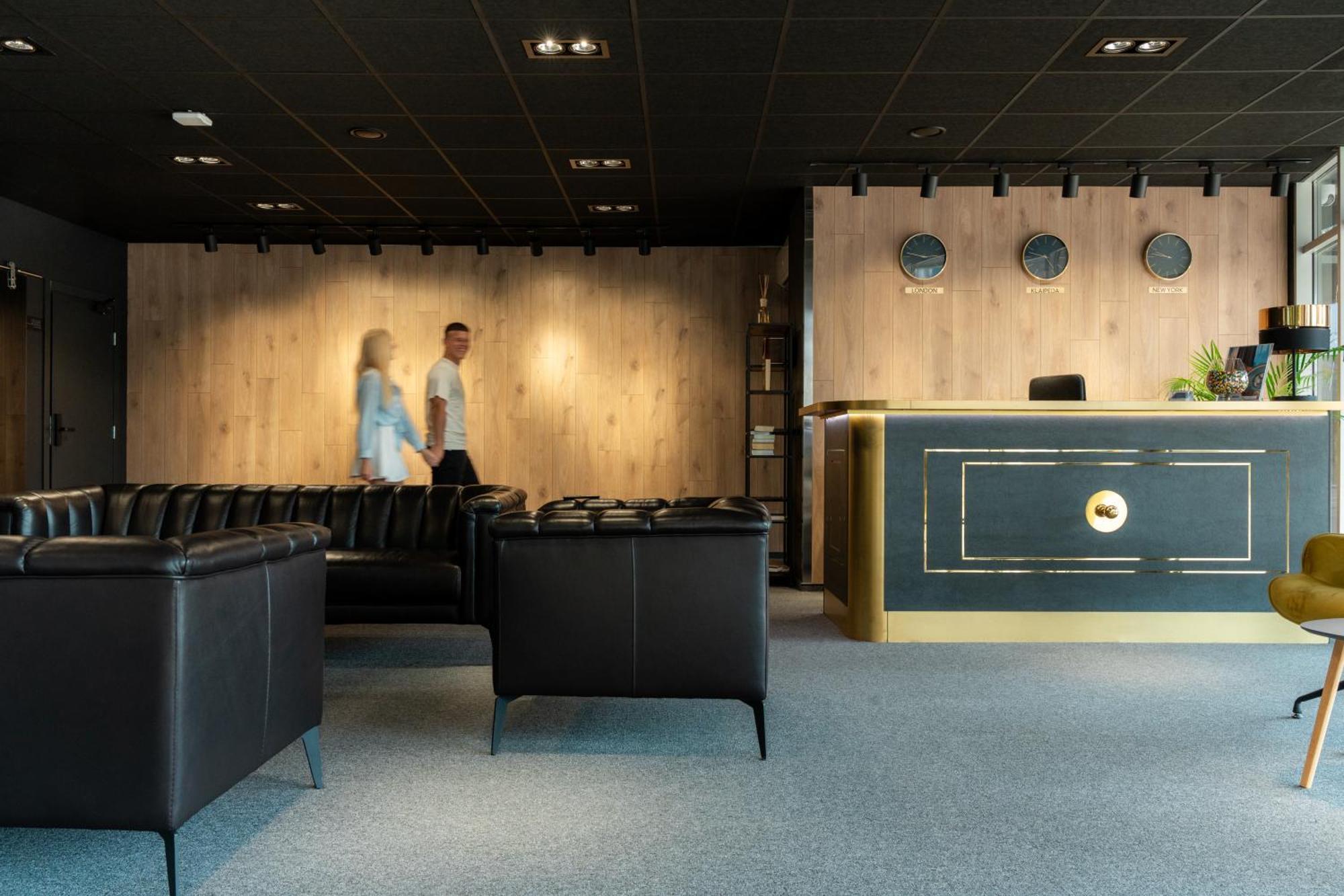 Luna Self Check-In Hotel Klaipėda Buitenkant foto
